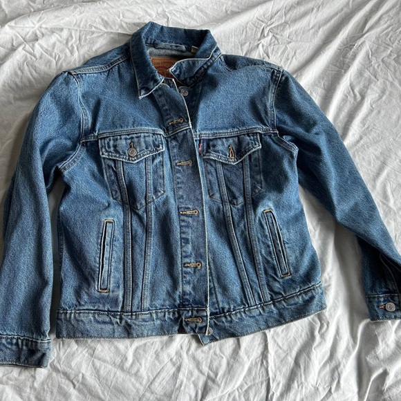 Levi's Classic Blue Denim Jacket - Picture 5 of 5